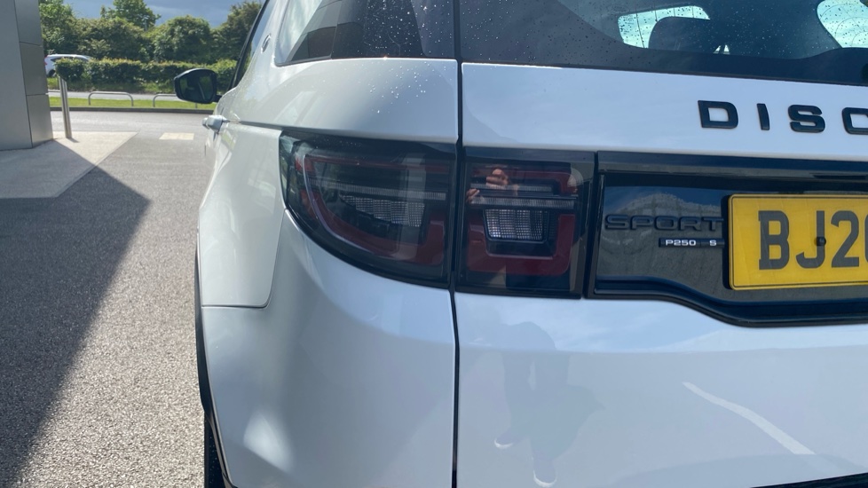 Land Rover Discovery Sport 2.0 P250 S 5dr Auto [5 Seat] Petrol Station Wagon - Image 19