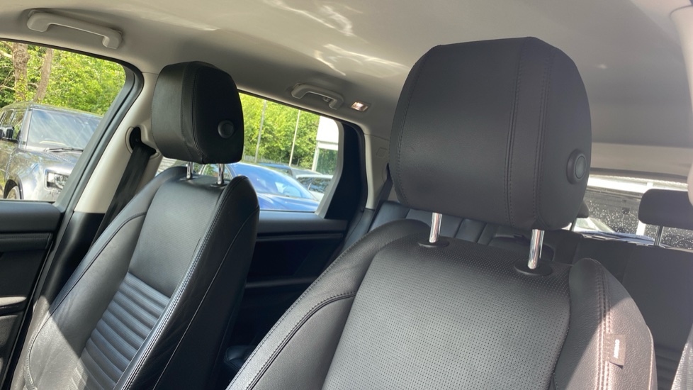 Land Rover Discovery Sport 2.0 P250 S 5dr Auto [5 Seat] Petrol Station Wagon - Image 20