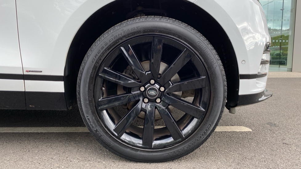 Land Rover Range Rover Velar 2.0 D180 R-Dynamic HSE 5dr Auto Diesel Estate - Image 8