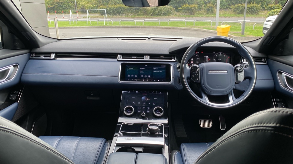 Land Rover Range Rover Velar 2.0 D180 R-Dynamic HSE 5dr Auto Diesel Estate - Image 9