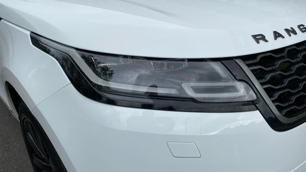 Land Rover Range Rover Velar 2.0 D180 R-Dynamic HSE 5dr Auto Diesel Estate - Image 17