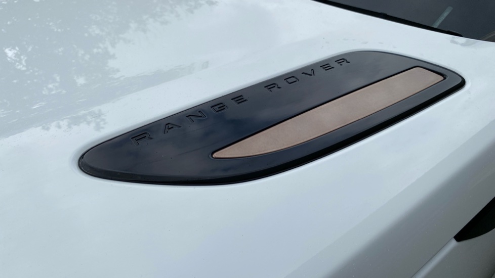 Land Rover Range Rover Velar 2.0 D180 R-Dynamic HSE 5dr Auto Diesel Estate - Image 31