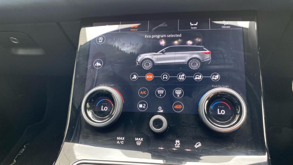 Land Rover Range Rover Velar 2.0 D180 R-Dynamic HSE 5dr Auto Diesel Estate - Image 45
