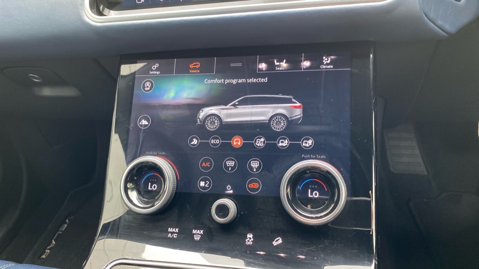 Land Rover Range Rover Velar 2.0 D180 R-Dynamic HSE 5dr Auto Diesel Estate - Image 46