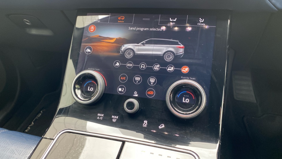 Land Rover Range Rover Velar 2.0 D180 R-Dynamic HSE 5dr Auto Diesel Estate - Image 49