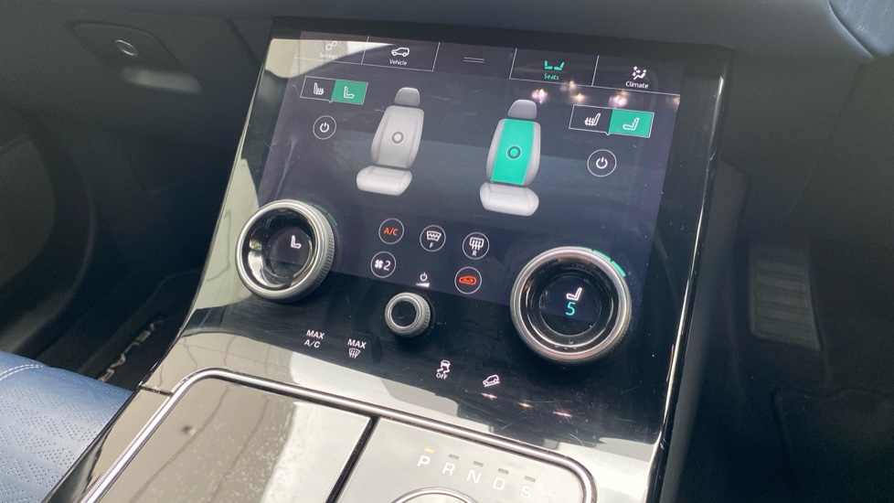Land Rover Range Rover Velar 2.0 D180 R-Dynamic HSE 5dr Auto Diesel Estate - Image 52