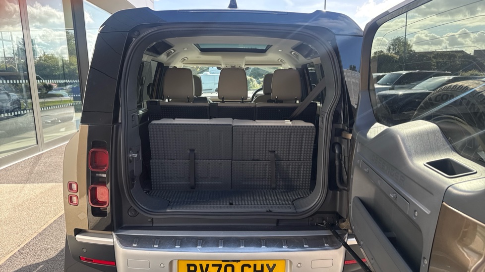 Land Rover Defender 2.0 D240 First Edition 110 5dr Auto [7 Seat] Diesel Estate - Image 10