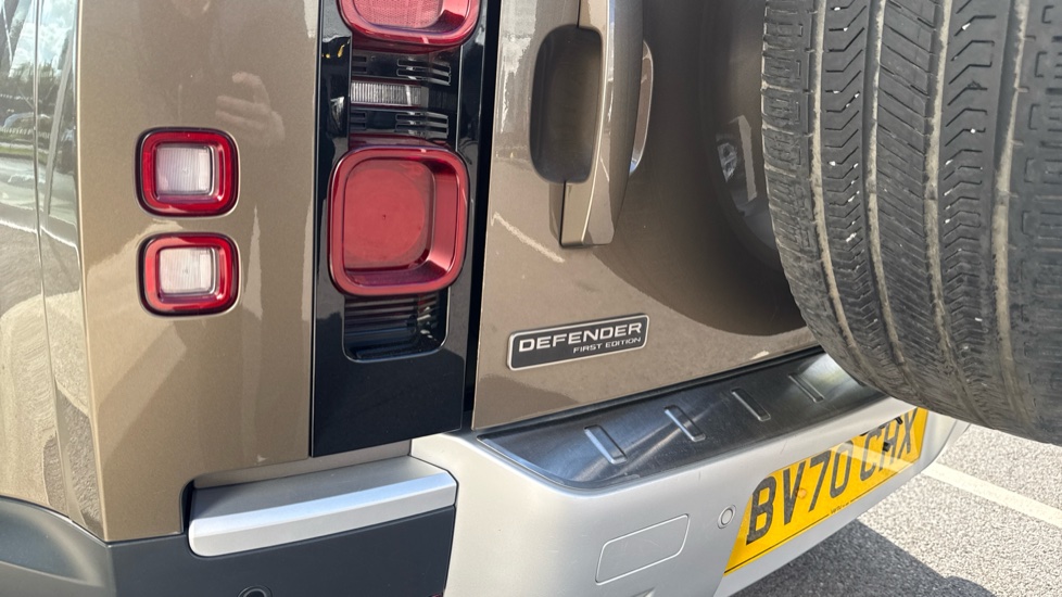 Land Rover Defender 2.0 D240 First Edition 110 5dr Auto [7 Seat] Diesel Estate - Image 19