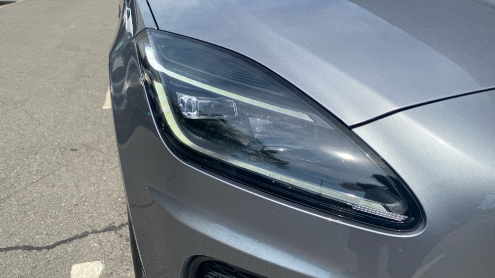 Jaguar E-Pace 2.0 D200 R-Dynamic SE Black 5dr Auto Diesel Estate - Image 17