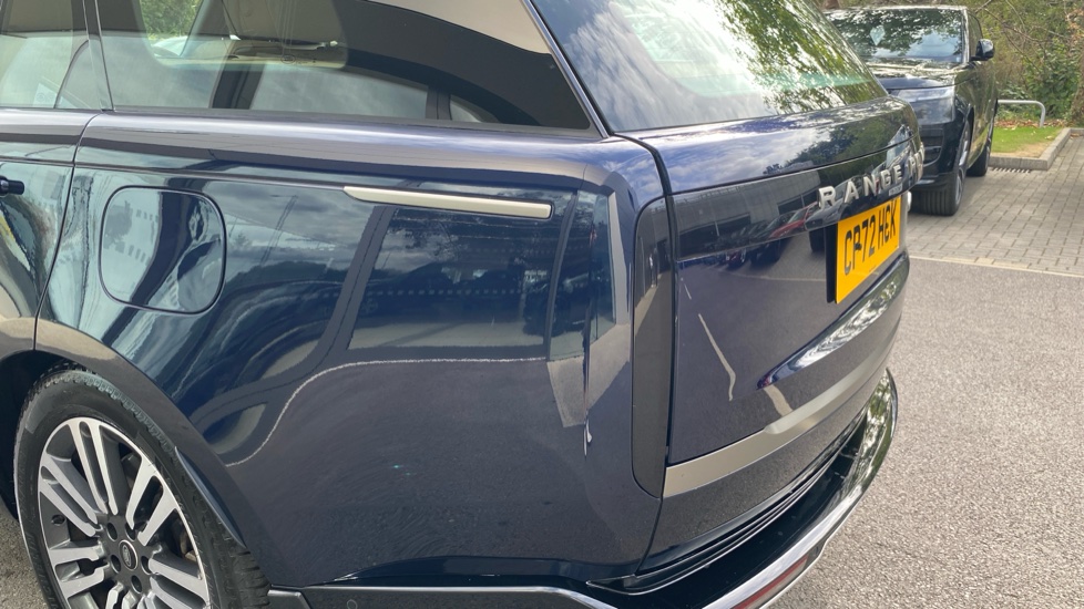 Land Rover Range Rover 3.0 P440e HSE 4dr Auto Estate - Image 19