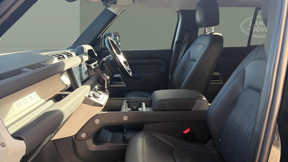 Land Rover Defender 3.0 D250 SE 110 5dr Auto Diesel Estate - Image 3