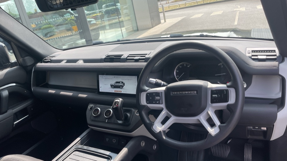 Land Rover Defender 90 Diesel 3.0 D200 Hard Top Auto - Image 9