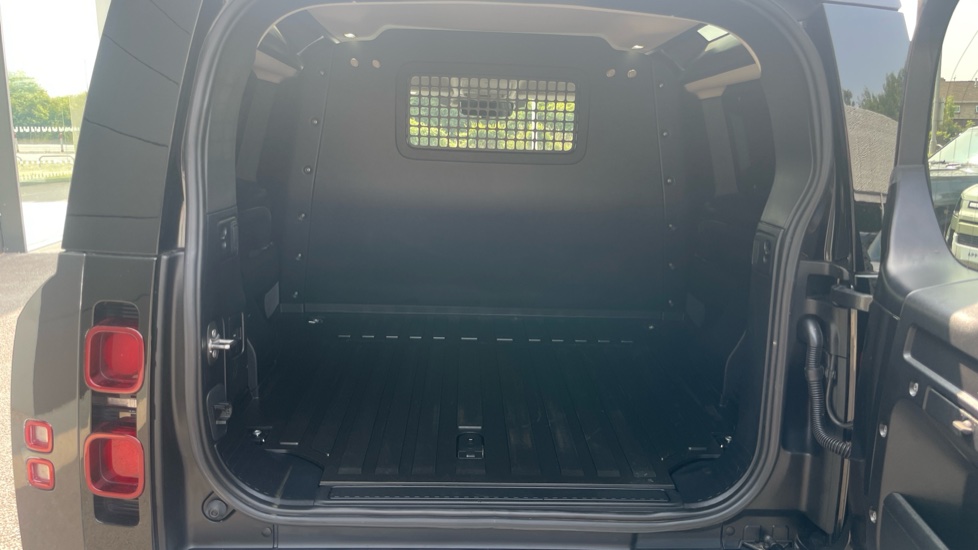 Land Rover Defender 90 Diesel 3.0 D200 Hard Top Auto - Image 10