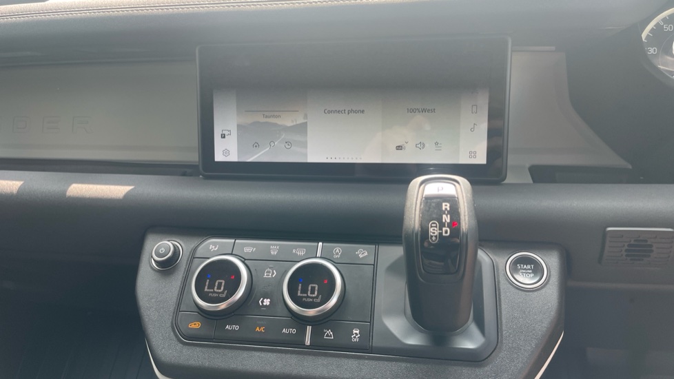 Land Rover Defender 90 Diesel 3.0 D200 Hard Top Auto - Image 14