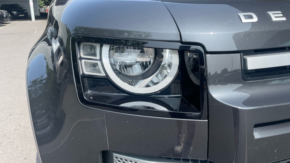Land Rover Defender 90 Diesel 3.0 D200 Hard Top Auto - Image 17