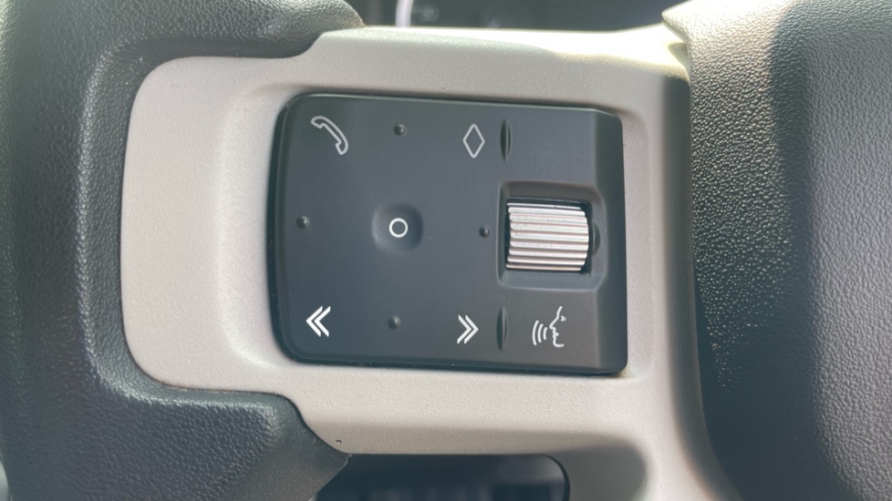 Land Rover Defender 90 Diesel 3.0 D200 Hard Top Auto - Image 38