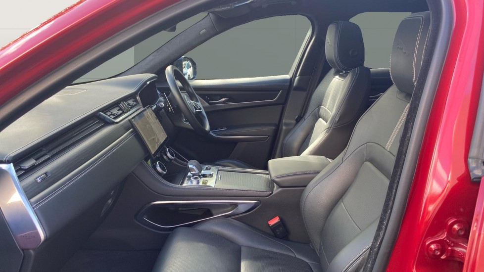 Jaguar F-Pace 2.0 D200 R-Dynamic HSE Black 5dr Auto AWD Diesel Estate - Image 3