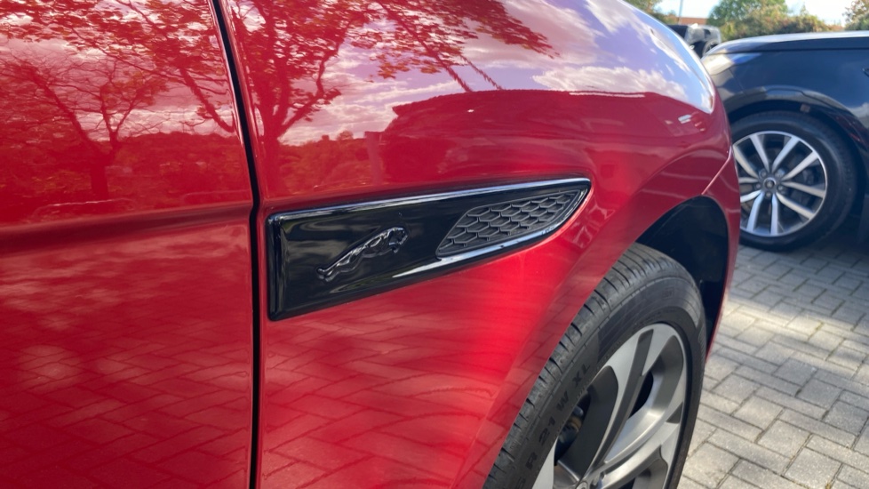 Jaguar F-Pace 2.0 D200 R-Dynamic HSE Black 5dr Auto AWD Diesel Estate - Image 22