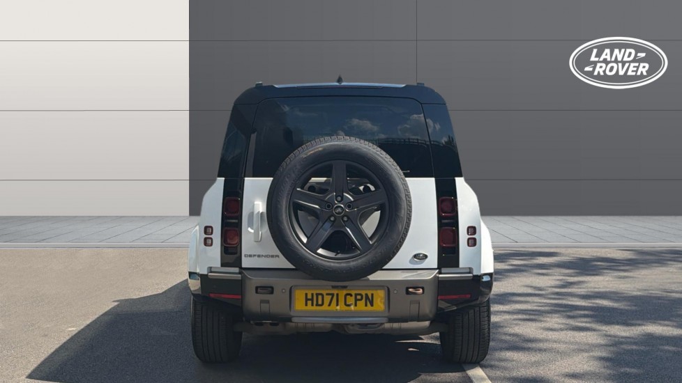 Land Rover Defender 3.0 D250 X-Dynamic SE 110 5dr Auto Diesel Estate - Image 6