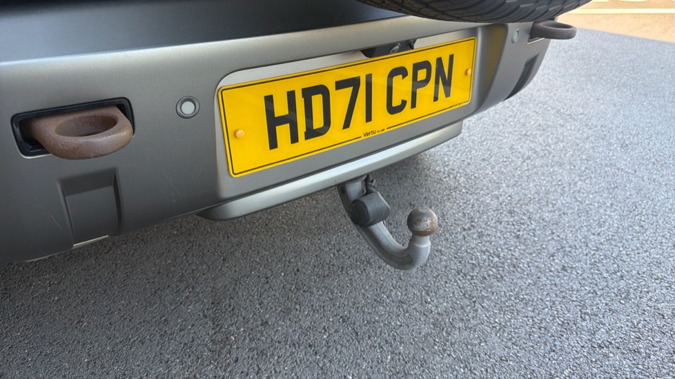 Land Rover Defender 3.0 D250 X-Dynamic SE 110 5dr Auto Diesel Estate - Image 28