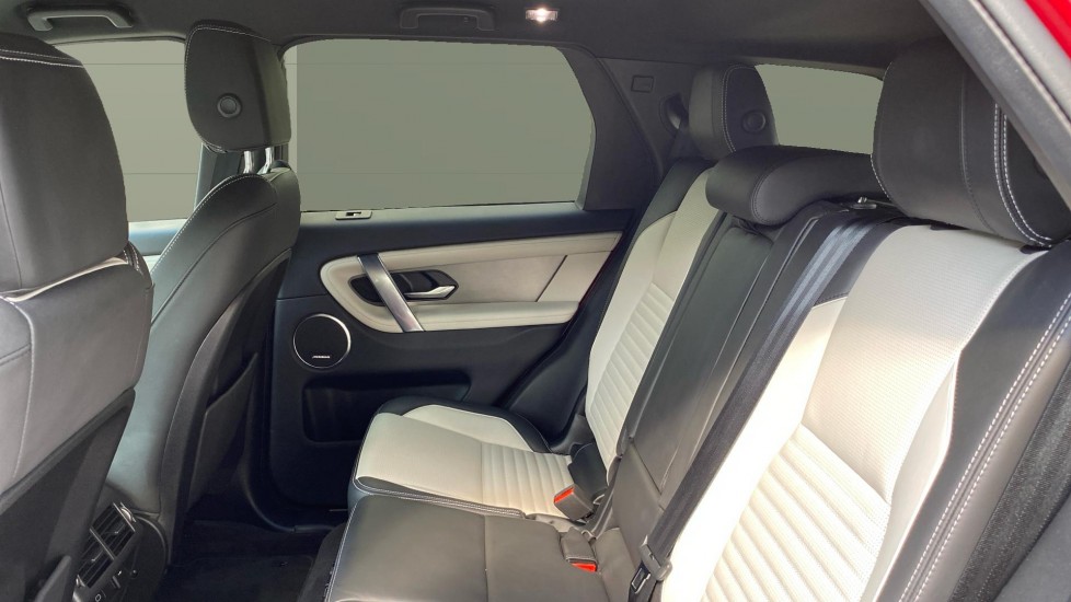 Land Rover Discovery Sport 2.0 D200 Dynamic HSE 5dr Auto [7 Seat] Diesel Station Wagon - Image 4