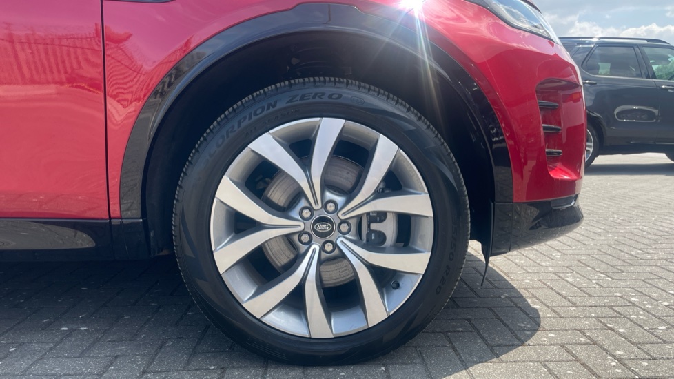 Land Rover Discovery Sport 2.0 D200 Dynamic HSE 5dr Auto [7 Seat] Diesel Station Wagon - Image 8