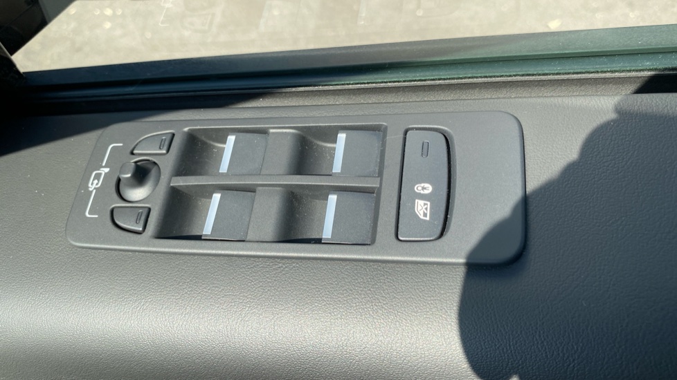 Land Rover Discovery Sport 2.0 D200 Dynamic HSE 5dr Auto [7 Seat] Diesel Station Wagon - Image 22