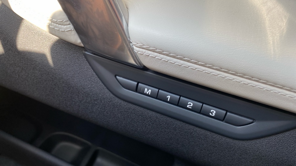 Land Rover Discovery Sport 2.0 D200 Dynamic HSE 5dr Auto [7 Seat] Diesel Station Wagon - Image 23