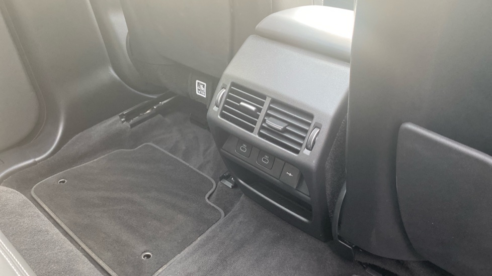 Land Rover Discovery Sport 2.0 D200 Dynamic HSE 5dr Auto [7 Seat] Diesel Station Wagon - Image 18