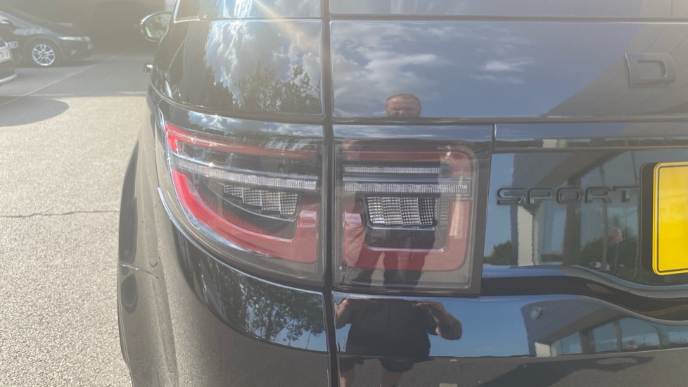 Land Rover Discovery Sport 2.0 D200 Dynamic HSE 5dr Auto [7 Seat] Diesel Station Wagon - Image 19