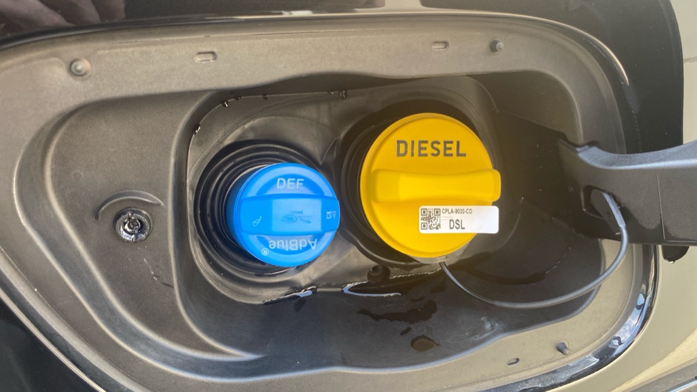 Land Rover Discovery Sport 2.0 D200 Dynamic HSE 5dr Auto [7 Seat] Diesel Station Wagon - Image 24