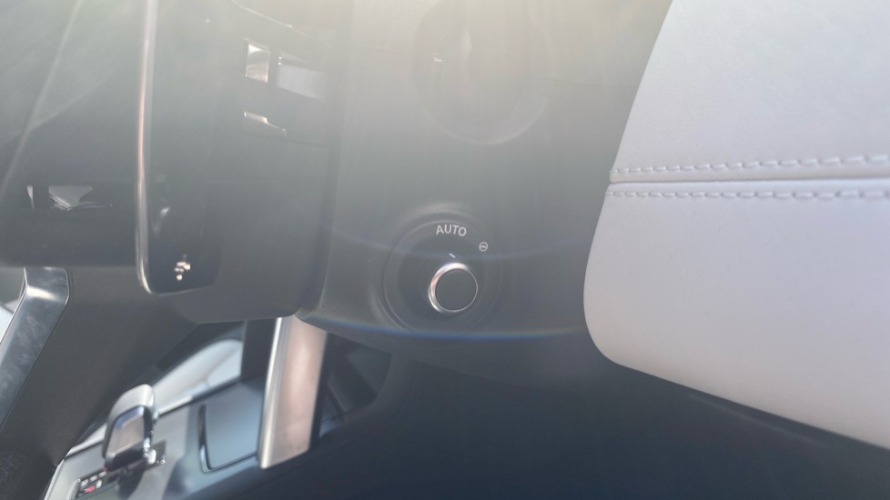 Land Rover Discovery Sport 2.0 D200 Dynamic HSE 5dr Auto [7 Seat] Diesel Station Wagon - Image 30