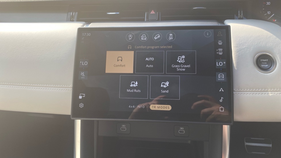 Land Rover Discovery Sport 2.0 D200 Dynamic HSE 5dr Auto [7 Seat] Diesel Station Wagon - Image 33