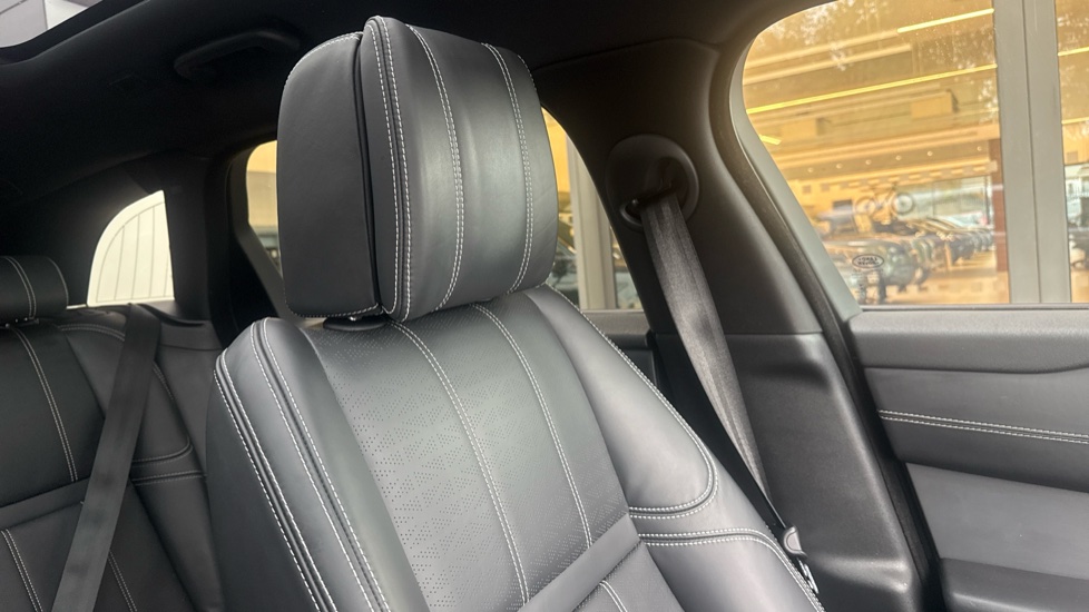 Land Rover Range Rover Velar 2.0 P400e R-Dynamic HSE 5dr Auto Estate - Image 36