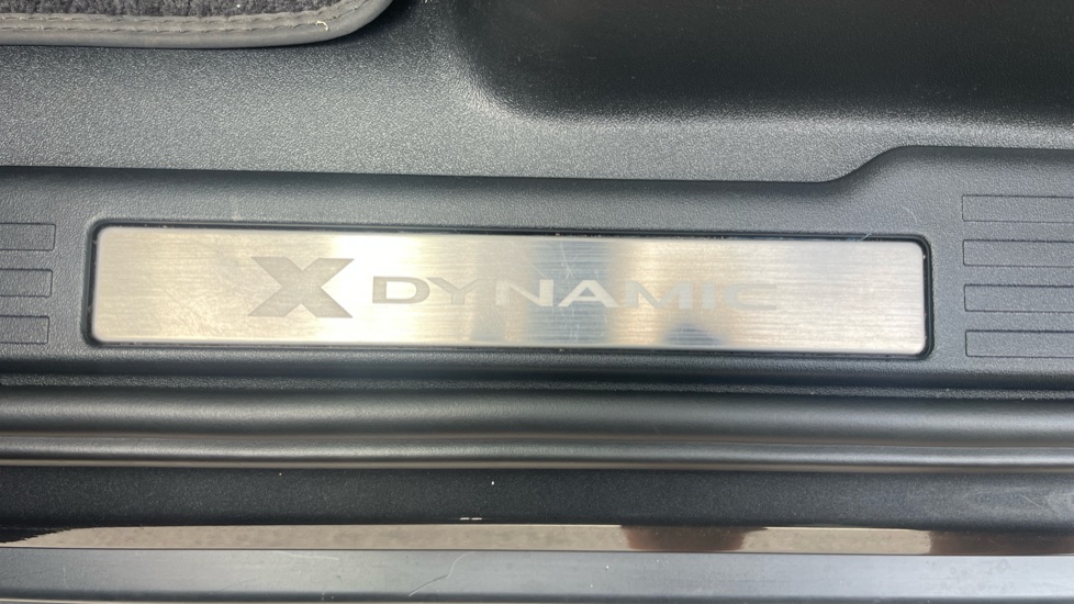 Land Rover Defender 3.0 D250 X-Dynamic HSE 90 3dr Auto Diesel Estate - Image 20