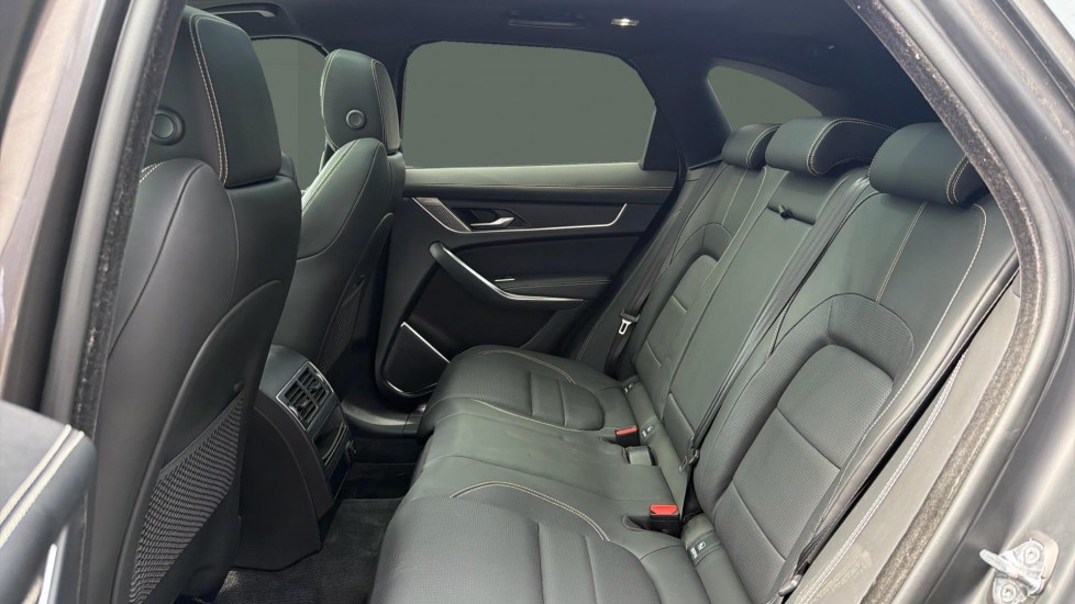 Jaguar F-Pace 3.0 D300 R-Dynamic HSE 5dr Auto AWD Diesel Estate - Image 4