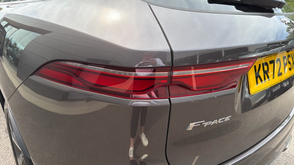 Jaguar F-Pace 3.0 D300 R-Dynamic HSE 5dr Auto AWD Diesel Estate - Image 19
