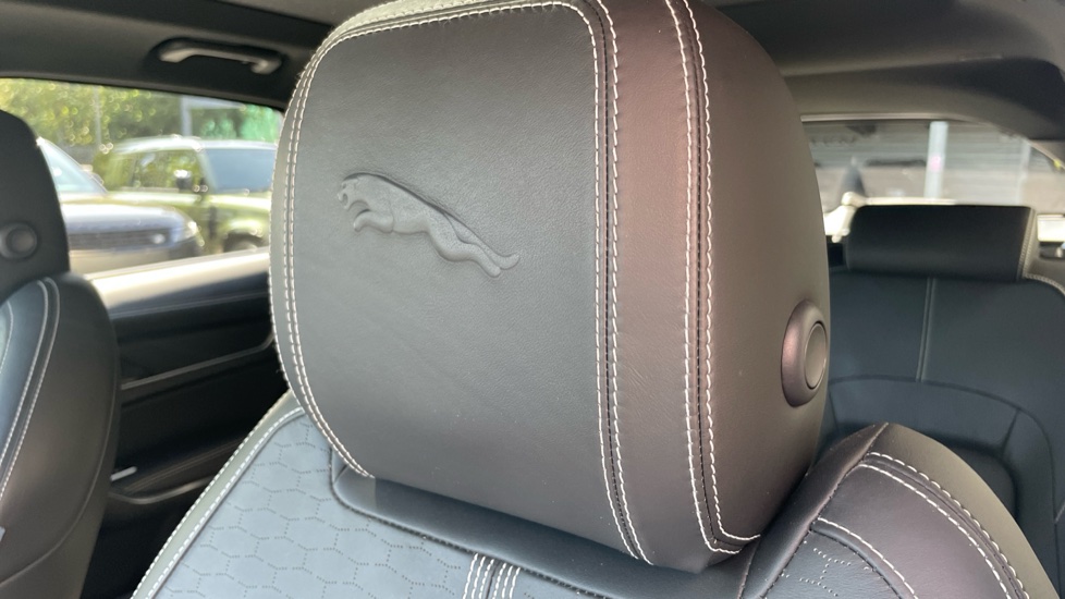 Jaguar F-Pace 3.0 D300 R-Dynamic HSE 5dr Auto AWD Diesel Estate - Image 51