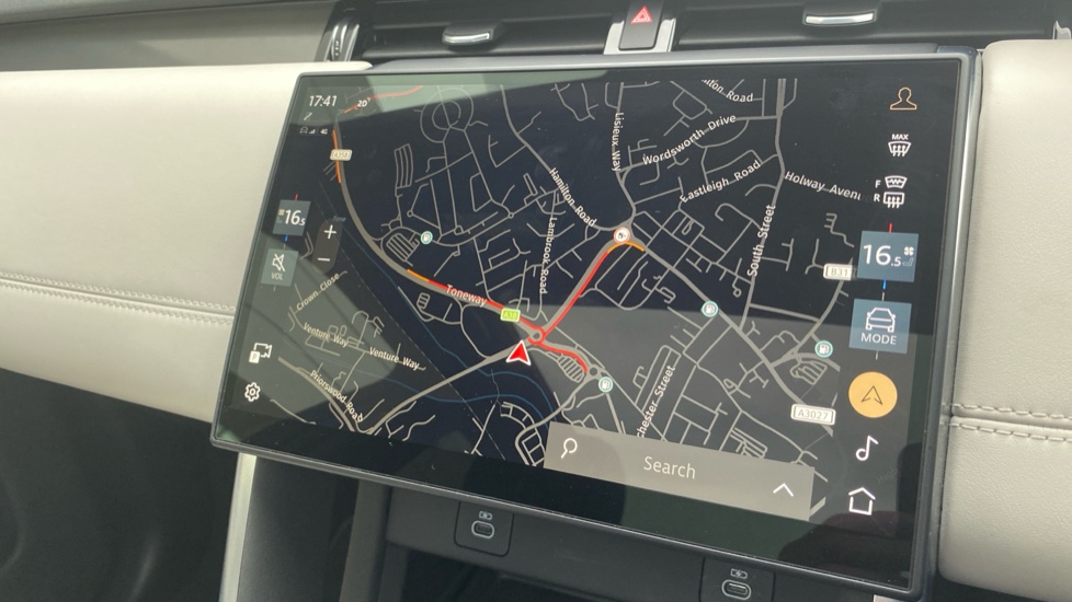 Land Rover Discovery Sport 2.0 D200 Dynamic HSE 5dr Auto [7 Seat] Diesel Station Wagon - Image 11