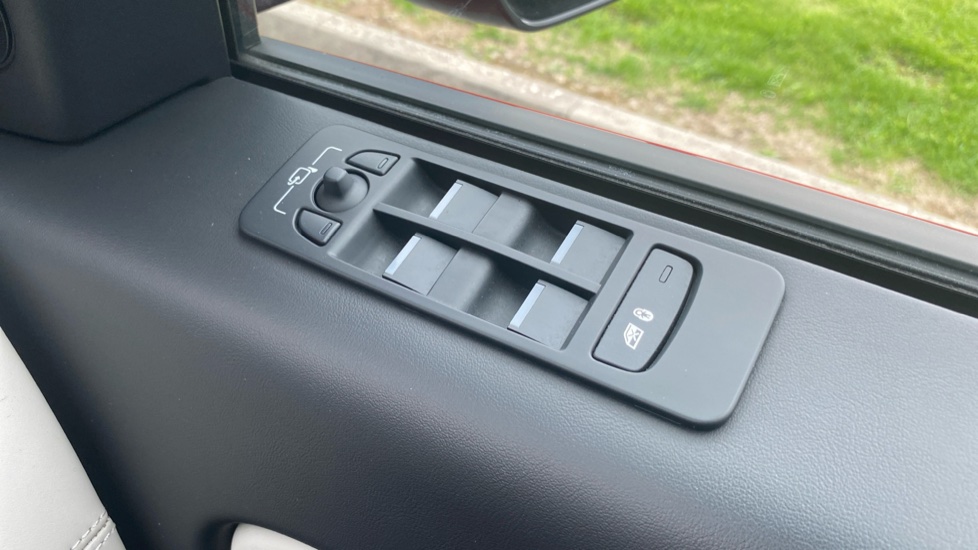 Land Rover Discovery Sport 2.0 D200 Dynamic HSE 5dr Auto [7 Seat] Diesel Station Wagon - Image 40