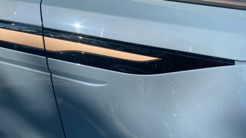 Land Rover Range Rover Evoque 2.0 P250 First Edition 5dr Auto Petrol Hatchback - Image 21