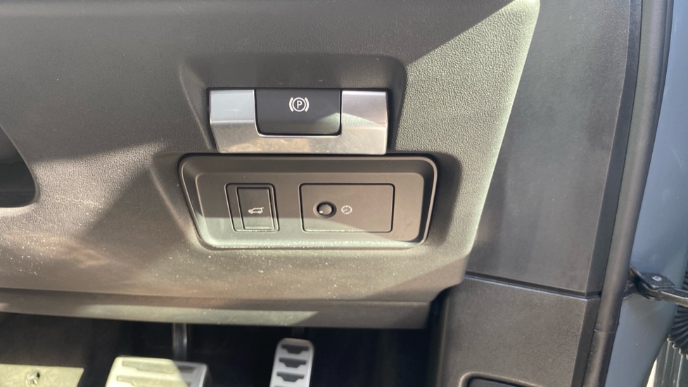 Land Rover Range Rover Evoque 2.0 P250 First Edition 5dr Auto Petrol Hatchback - Image 37