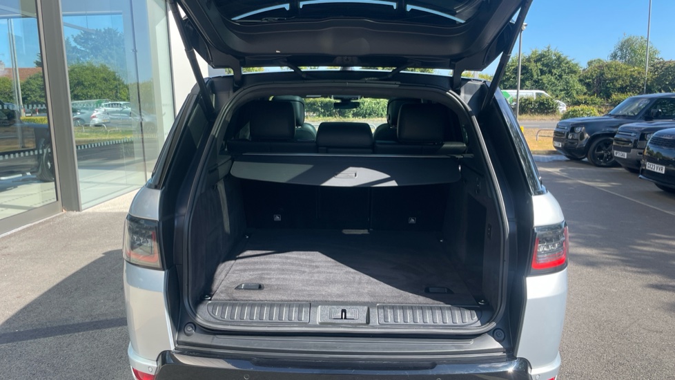 Land Rover Range Rover Sport 2.0 P400e HSE 5dr Auto Estate - Image 10