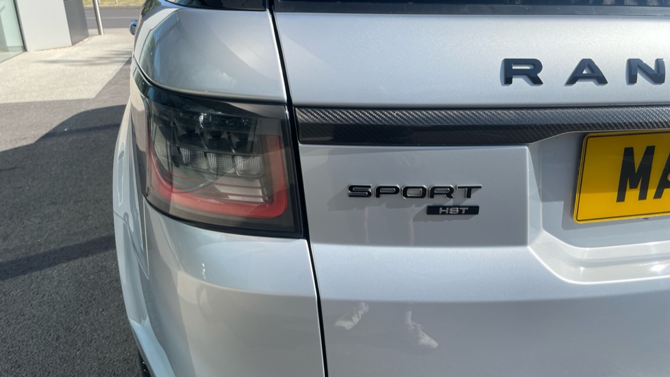 Land Rover Range Rover Sport 2.0 P400e HSE 5dr Auto Estate - Image 19