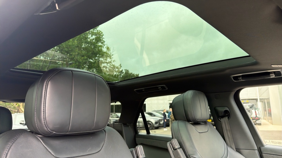 Land Rover Range Rover Sport 3.0 D300 Dynamic SE 5dr Auto Diesel Estate - Image 20