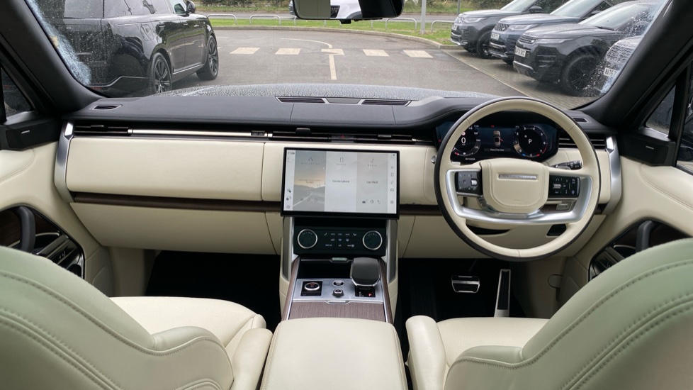 Land Rover Range Rover 3.0 P400 HSE 4dr Auto Petrol Estate - Image 9