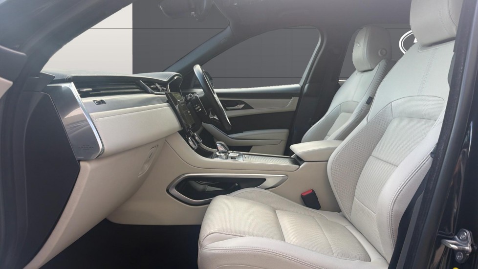 Jaguar F-Pace 2.0 D200 R-Dynamic S 5dr Auto AWD Diesel Estate - Image 3