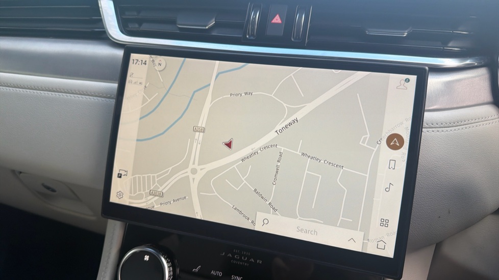 Jaguar F-Pace 2.0 D200 R-Dynamic S 5dr Auto AWD Diesel Estate - Image 11