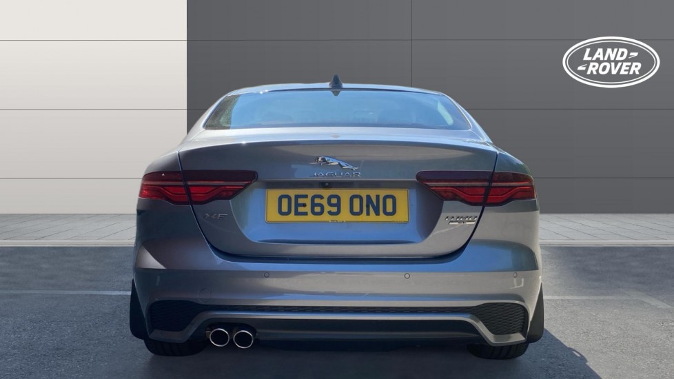Jaguar XE 2.0d R-Dynamic SE 4dr Auto Diesel Saloon - Image 6
