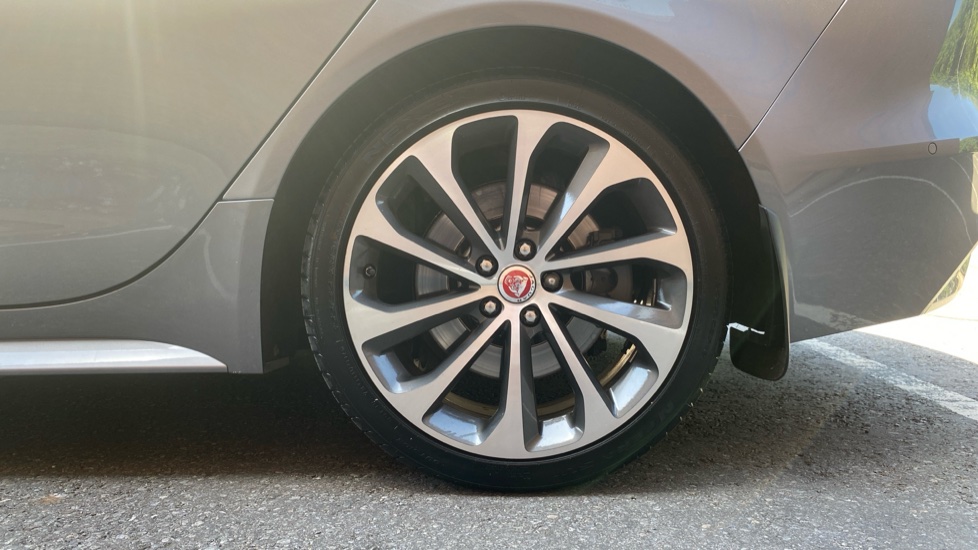 Jaguar XE 2.0d R-Dynamic SE 4dr Auto Diesel Saloon - Image 8